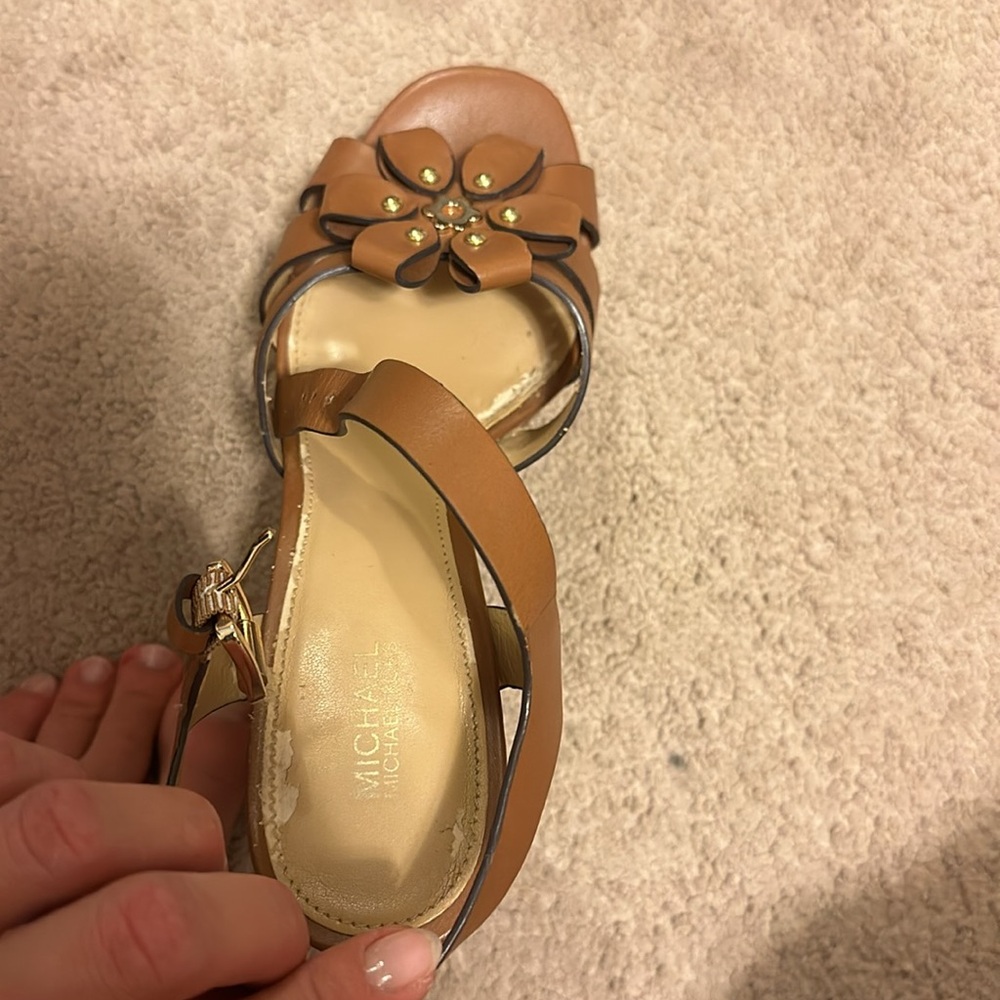 Preowned - Picture 4 of 4